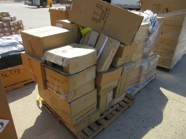 (2)-pallets-of-misc-automotive-wheel-covers-image-3