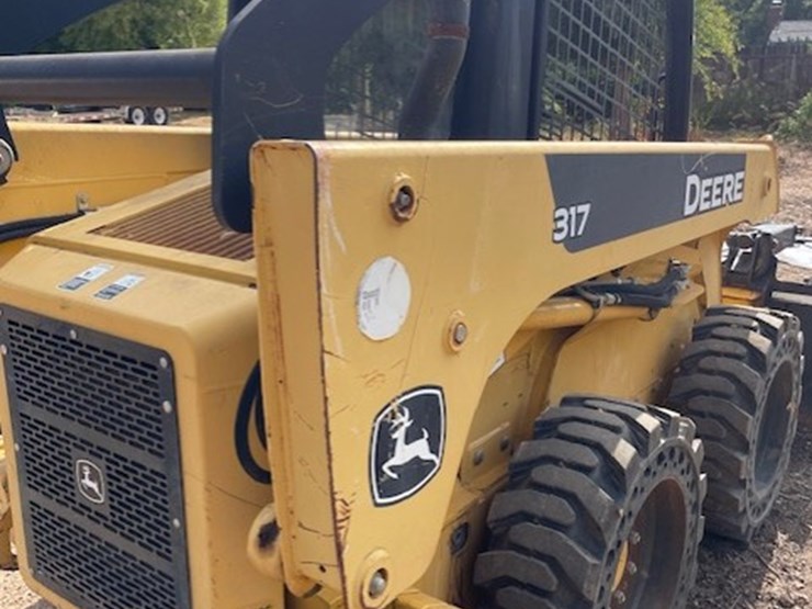 2005-john-deere-317-image-2