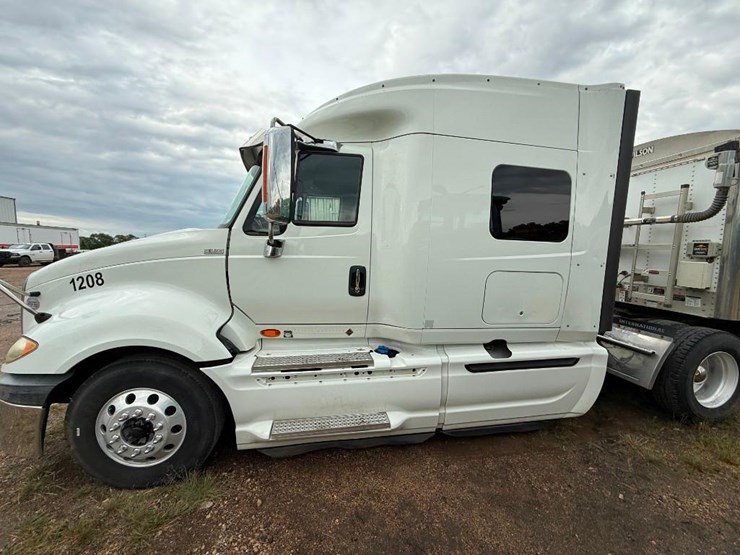 2015-international-prostar-image-2