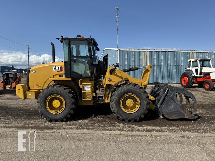 2021-caterpillar-920-image-3