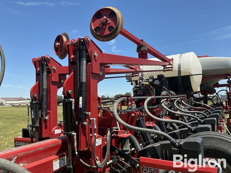2012-case-ih-1250-image-12