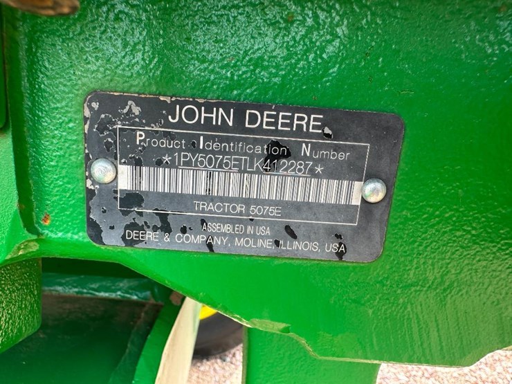 2020-john-deere-5075e-image-68