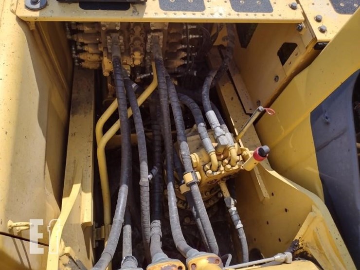 2012-komatsu-pc200-image-48