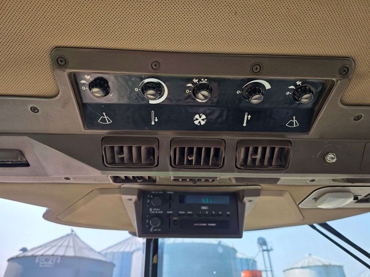 1990-john-deere-4455-image-57