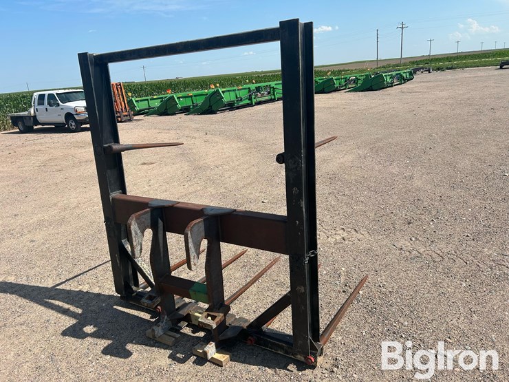wheel-loader-bale-fork-attachment-image-4