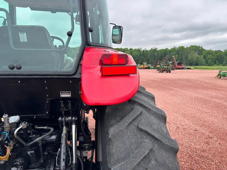 2015-case-ih-farmall-125a-image-20