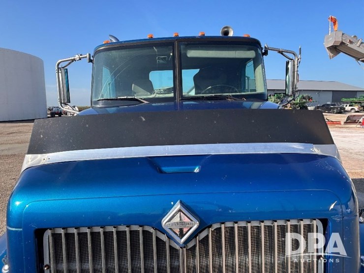 2002-ihc-9400i-day-cab-truck-(gp10940,-unit-109996)-image-17