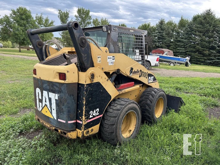 caterpillar-242-image-5