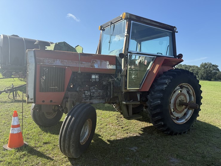 massey-ferguson-2705-image-2