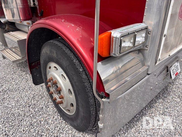 2000-peterbilt-379-image-62