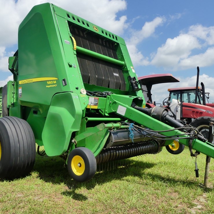 JOHN DEERE 560M