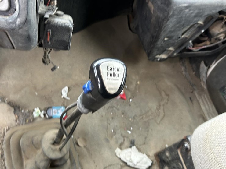 1997-ford-lt8000-image-45