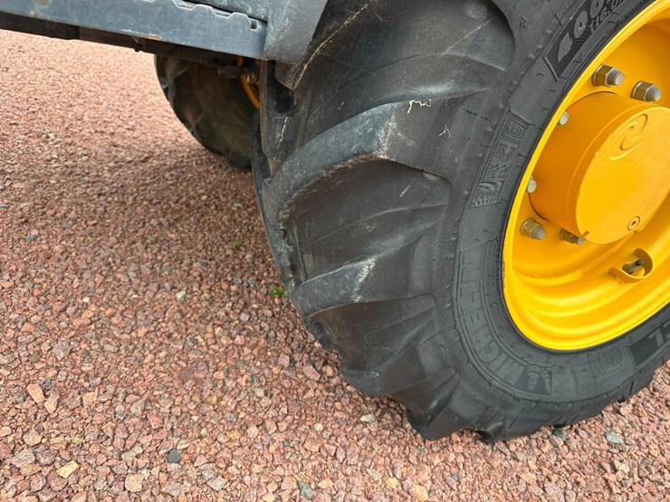2017-deere-304l-image-8