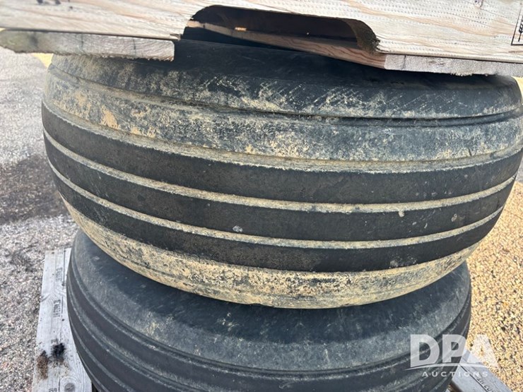 implement-tire-(dr11906)-image-6