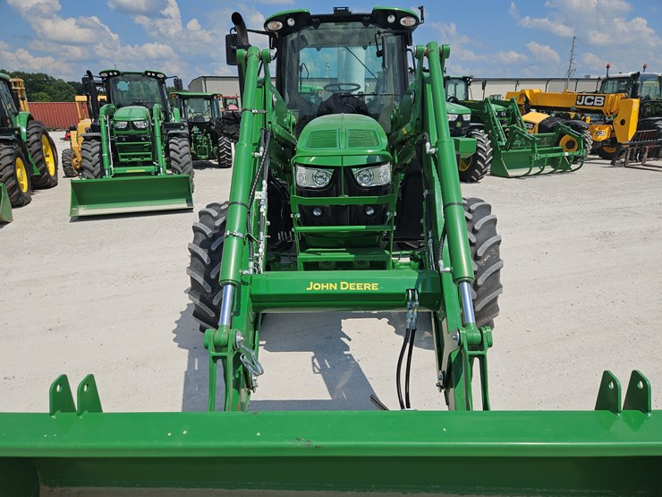 2022-john-deere-6140m-image-4