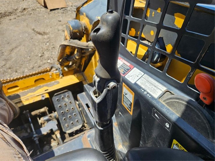 deere-ct332-image-20