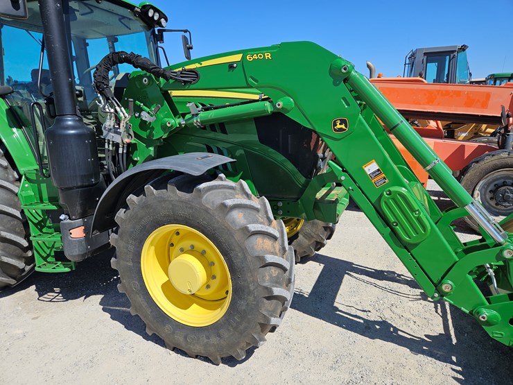 2021-john-deere-6155m-image-6