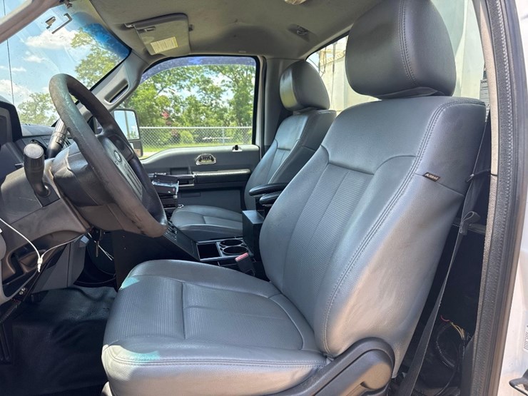 2013-ford-f550-image-34