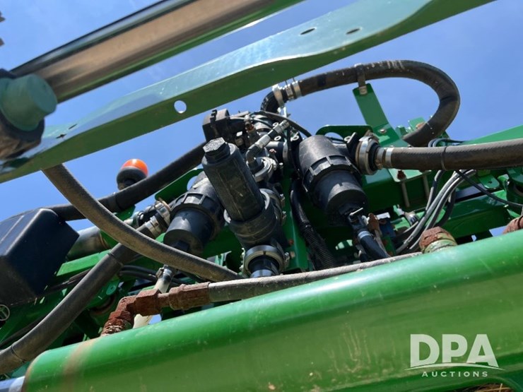 2020-john-deere-r4045-image-59