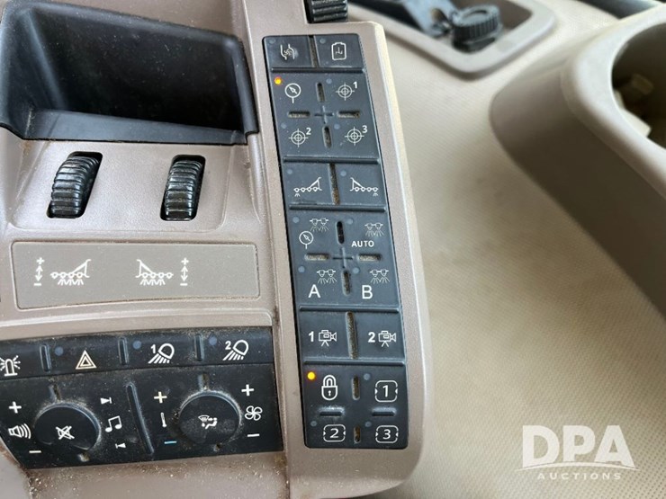 2020-john-deere-r4045-image-101