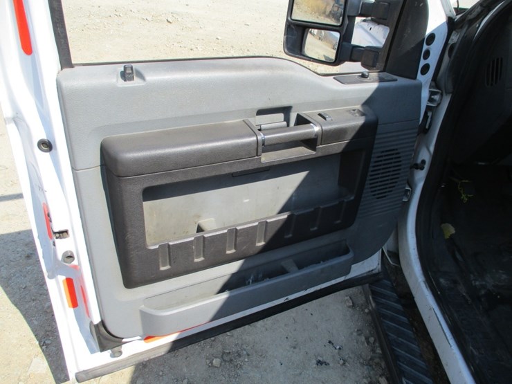 2015-ford-f250-xl-image-14