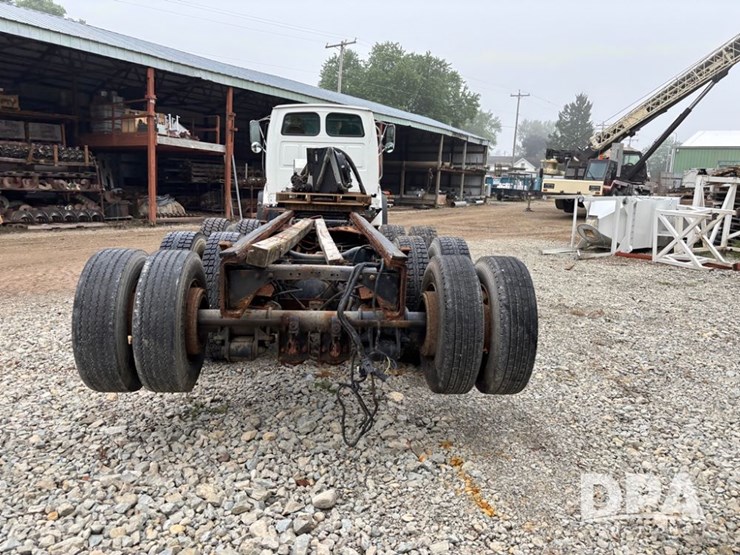 2001-sterling-truck-(dr11851-unit-9459)-image-18