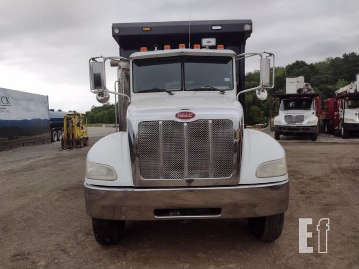 2009-peterbilt-335-image-2