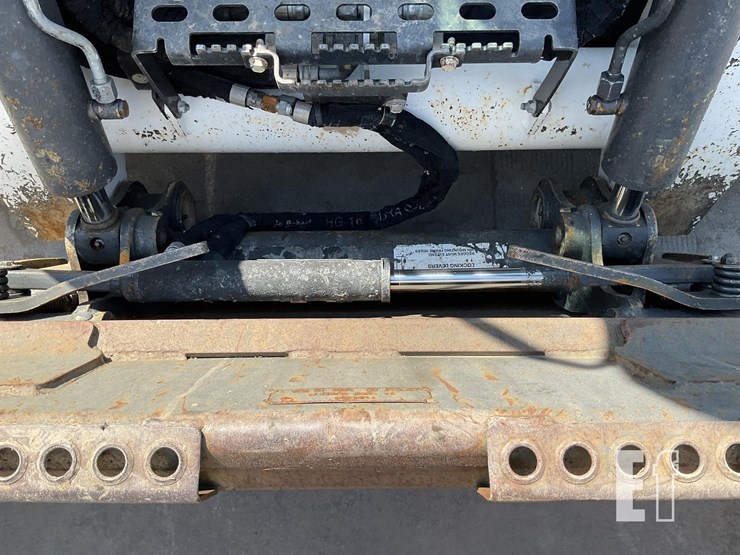 2022-bobcat-t770-image-12