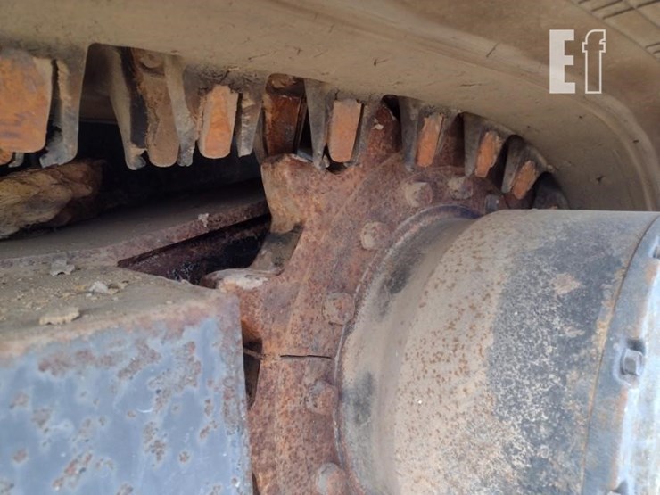 2015-morooka-mst800vd-image-15