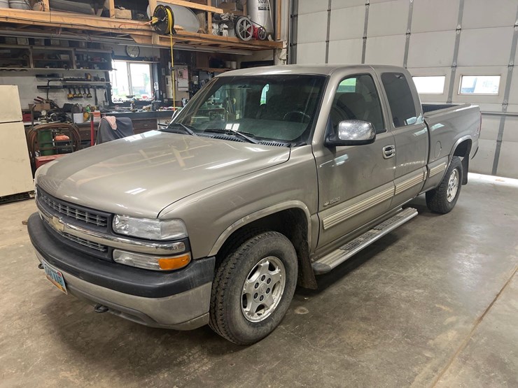 2000-chevrolet-1500-image-3