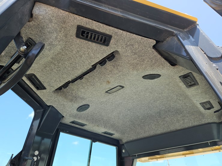 2016-deere-450j-lgp-image-11