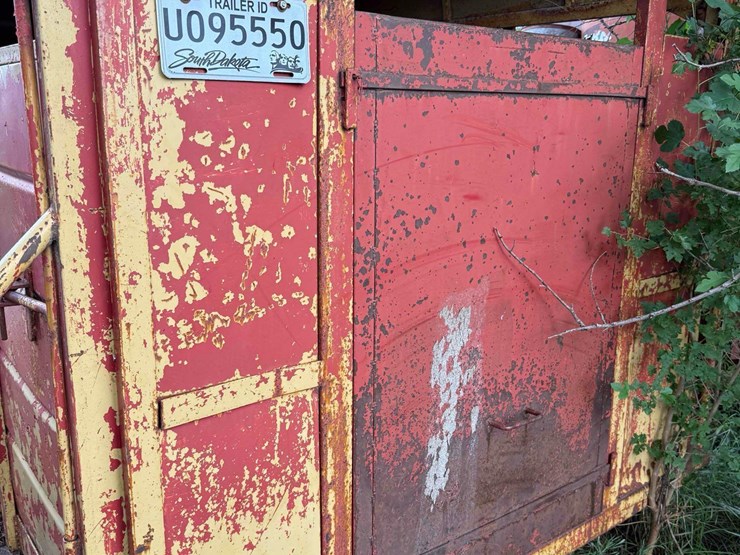 6ft-x-17ft-bumper-hitch-livestock-trailer-image-11