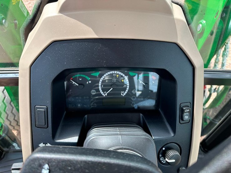 2020-john-deere-5075e-image-64