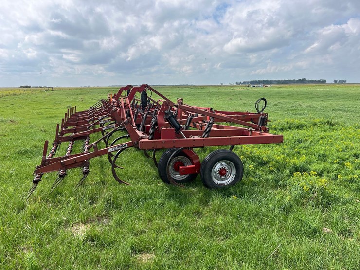 case-ih-5600-image-1