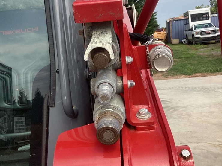 2023-takeuchi-tl8r2-image-13