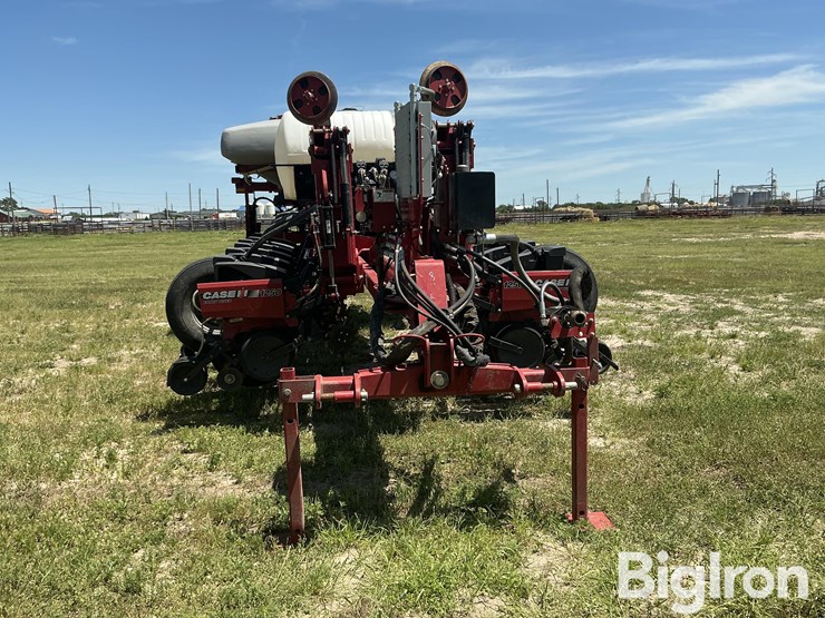 2012-case-ih-1250-image-2