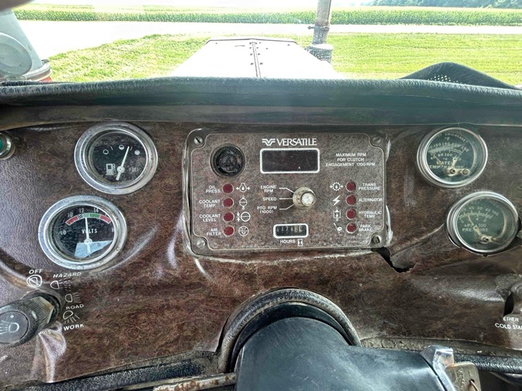 1982-versatile-895-image-37