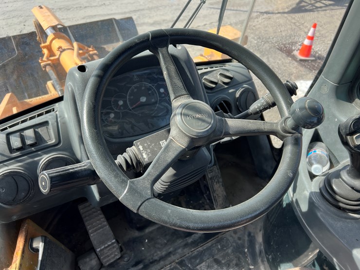 hyundai-hl730-9a-image-9