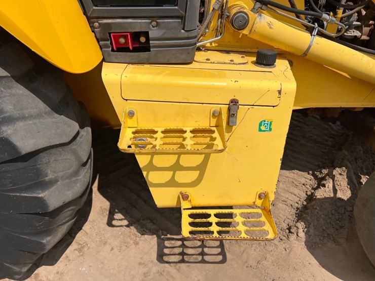 new-holland-lb75b-image-18