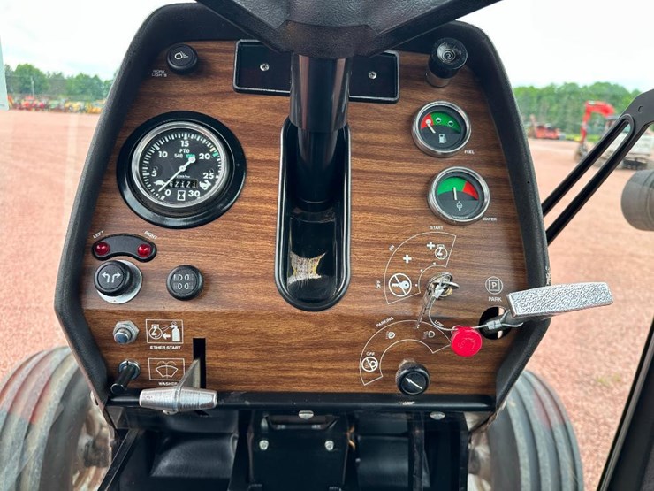 1980-massey-ferguson-2705-image-53