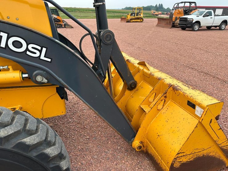 2018-deere-310sl-image-38