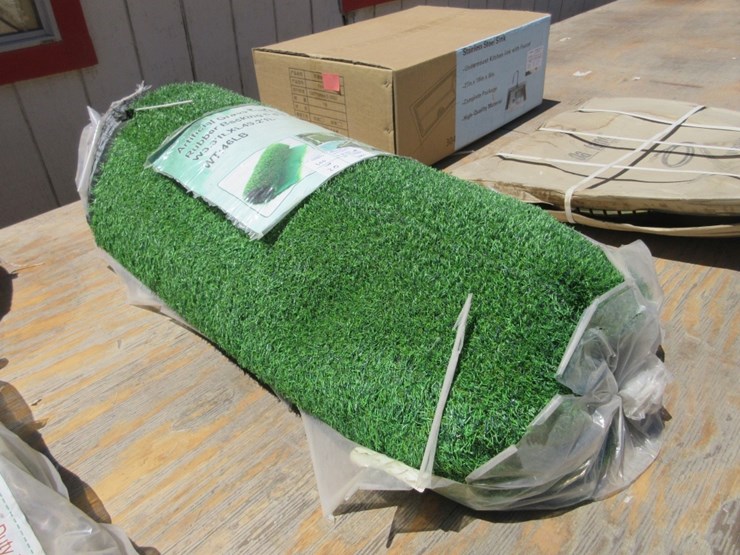 new-unused-3.3'-x-49.2'-artificial-turf,-image-2