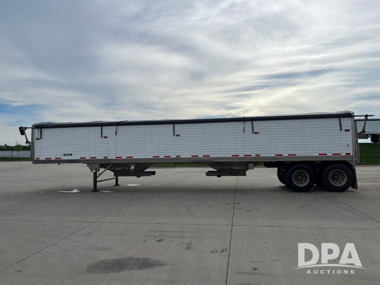 2015-timpte-grain-trailer-image-16