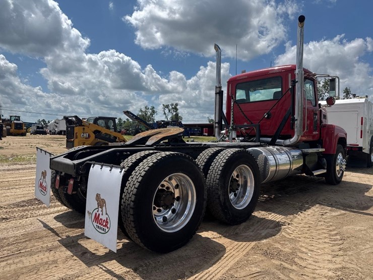 2012-mack-ch613-image-6