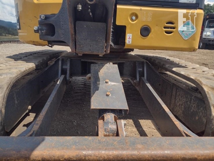2020-deere-26g-image-21