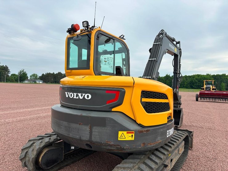 2020-volvo-ecr88d-image-21