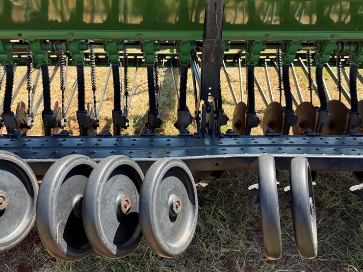 john-deere-8300-image-9