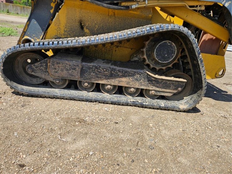 deere-ct332-image-14
