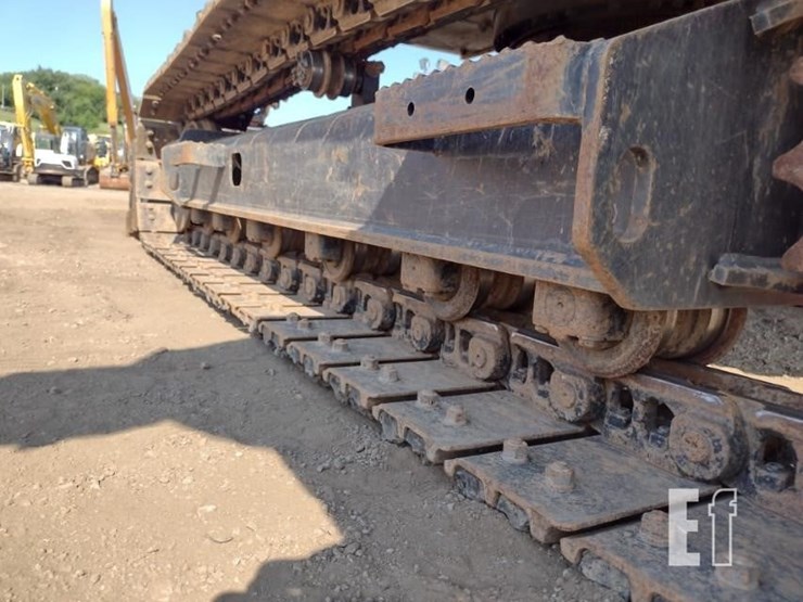 2023-caterpillar-310-image-30