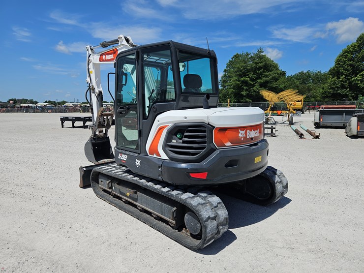 2021-bobcat-e88-image-16